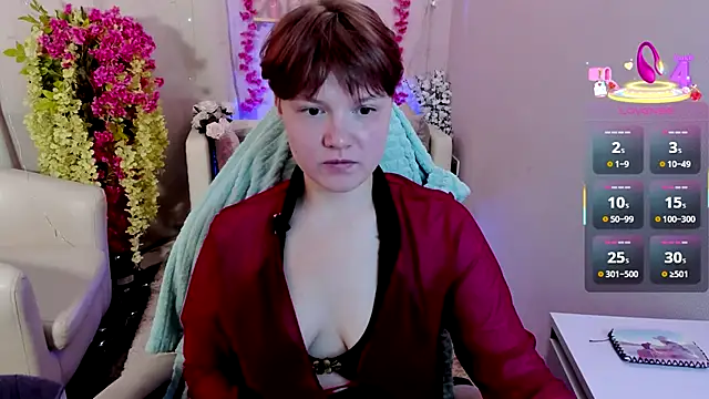 Snapshot of DreamyLuna chatting on 09.17.25 DreamyLuna online show from 09.17.25