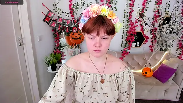 DreamyLuna online show from 10.24.25