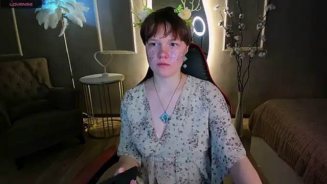 DreamyLuna online show from 11.30.25