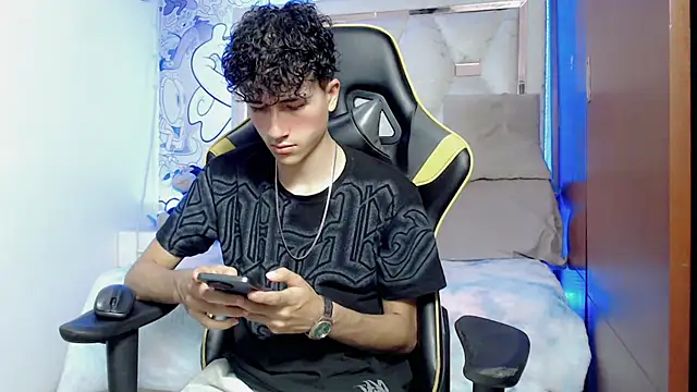 johnny cagee online show from 10.26.25