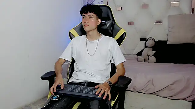 johnny cagee online show from 01.08.26