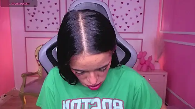 stephania t online show from 12.21.25