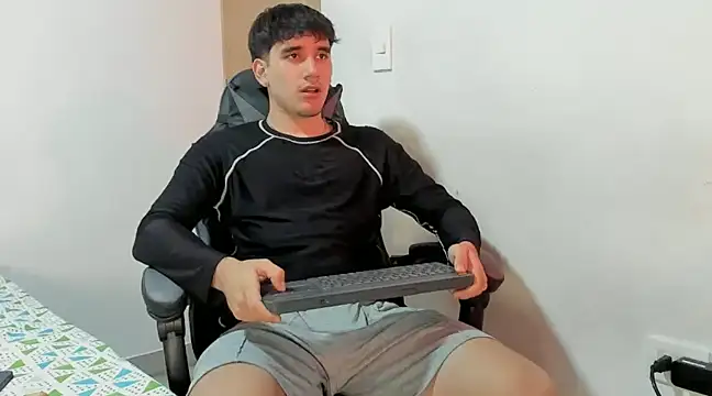 leo030809 online show from 12.18.24