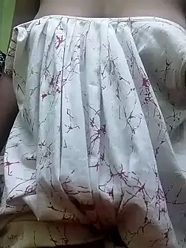 Snapshot of MAGIC_COUPLE_INDIA chatting on 12.05.24 MAGIC COUPLE INDIA online show from 12.05.24