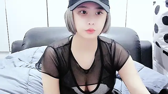 Snapshot of yourz_tw chatting on 11.27.25 yourz tw online show from 11.27.25