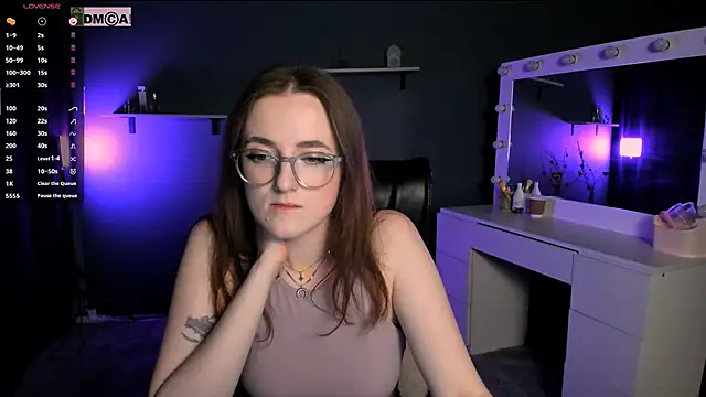 luna berryy online show from 03.12.25