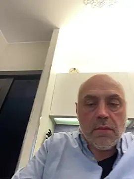 Snapshot of pantomax chatting on 05.20.26 pantomax online show from 05.20.26