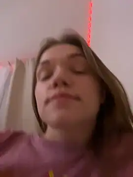 Snapshot of KitteCat chatting on 10.28.25 KitteCat online show from 10.28.25