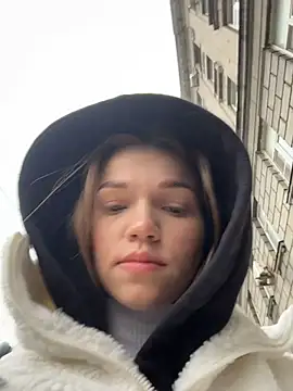 Snapshot of KitteCat chatting on 11.07.25 KitteCat online show from 11.07.25