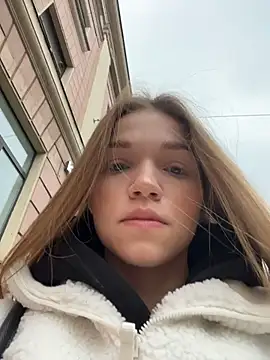 Snapshot of KitteCat chatting on 11.09.25 KitteCat online show from 11.09.25