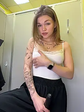 Snapshot of KitteCat chatting on 01.11.26 KitteCat online show from 01.11.26