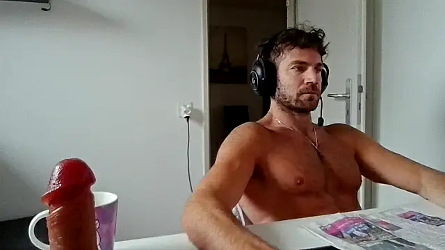 Snapshot of alpha-hunk chatting on 05.14.26 alpha-hunk online show from 05.14.26