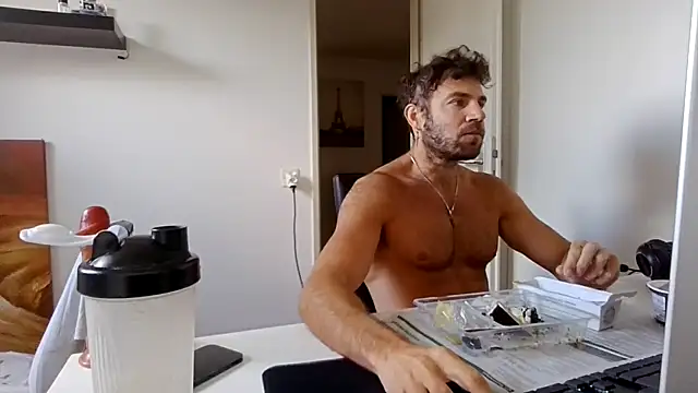 Snapshot of alpha-hunk chatting on 05.17.26 alpha-hunk online show from 05.17.26