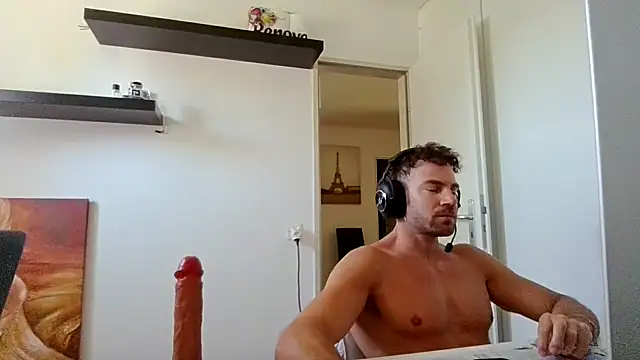 Snapshot of alpha-hunk chatting on 05.23.26 alpha-hunk online show from 05.23.26