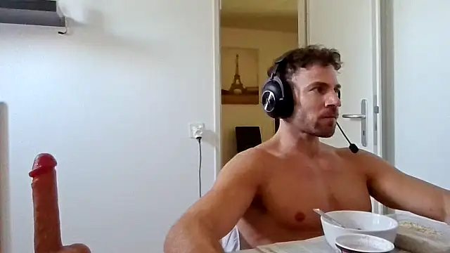 Snapshot of alpha-hunk chatting on 05.25.26 alpha-hunk online show from 05.25.26