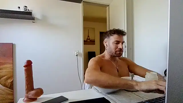 Snapshot of alpha-hunk chatting on 05.26.26 alpha-hunk online show from 05.26.26