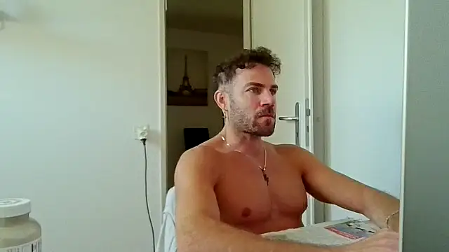 Snapshot of alpha-hunk chatting on 05.28.26 alpha-hunk online show from 05.28.26
