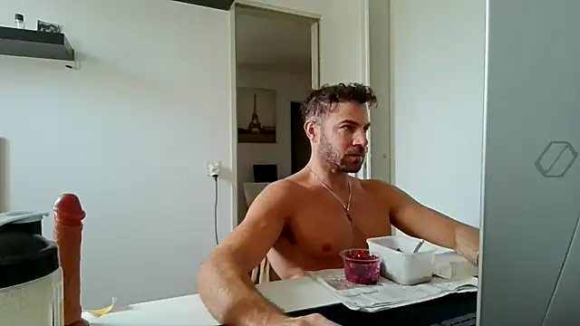 Snapshot of alpha-hunk chatting on 05.31.26 alpha-hunk online show from 05.31.26