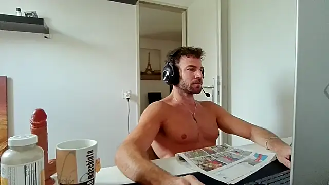 Snapshot of alpha-hunk chatting on 06.03.26 alpha-hunk online show from 06.03.26