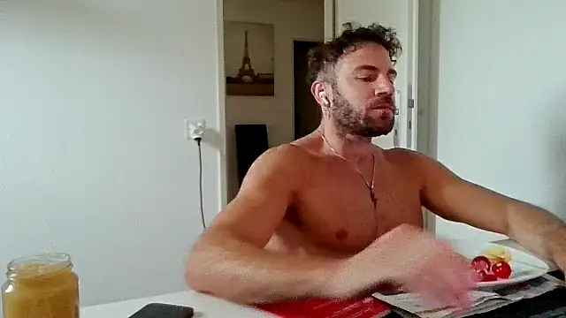 Snapshot of alpha-hunk chatting on 06.08.26 alpha-hunk online show from 06.08.26