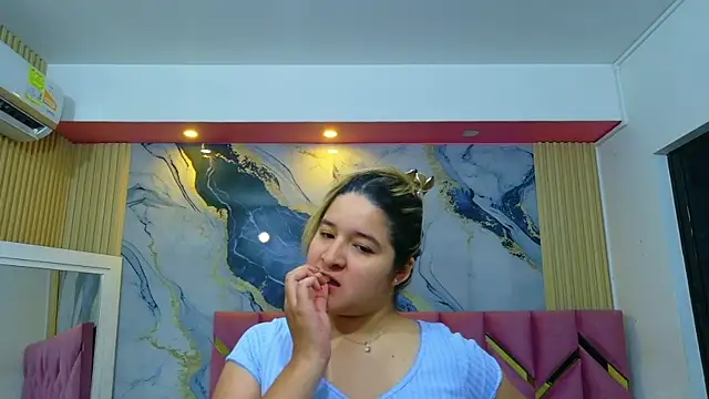 Snapshot of collegepawglovedaddy chatting on 06.19.26 collegepawglovedaddy online show from 06.19.26