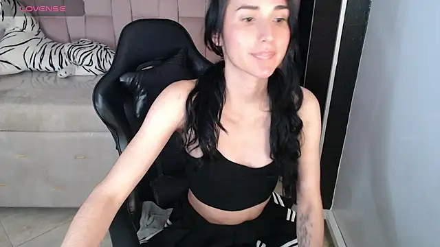 Snapshot of jesi_daniels_b chatting on 12.11.24 jesi daniels b online show from 12.11.24