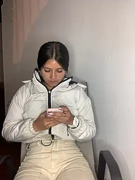 Snapshot of Kyna_euphoria chatting on 01.21.25 Kyna euphoria online show from 01.21.25