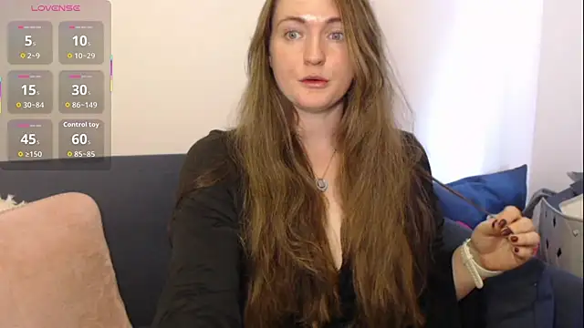 Snapshot of BustyBonnieUK chatting on 10.21.25 BustyBonnieUK online show from 10.21.25