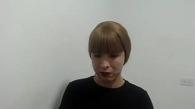 Snapshot of estefania224 chatting on 05.19.26 estefania224 online show from 05.19.26