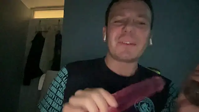 Snapshot of GotItGoin chatting on 09.28.25 GotItGoin online show from 09.28.25