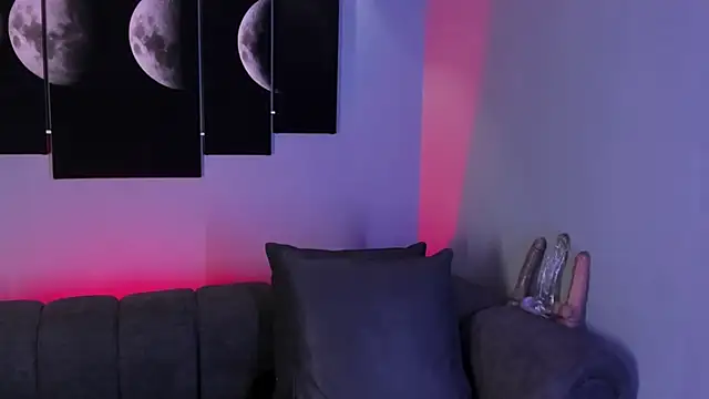 Snapshot of maddy_walker chatting on 02.04.25 maddy walker online show from 02.04.25