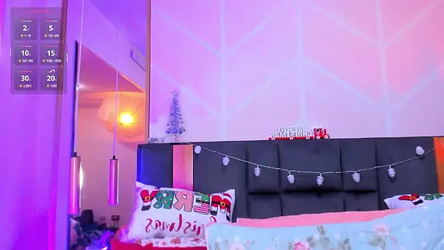 Snapshot of MadyJackson chatting on 12.04.25 MadyJackson online show from 12.04.25