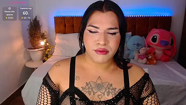 Snapshot of alexiaaross chatting on 02.18.26 alexiaaross online show from 02.18.26