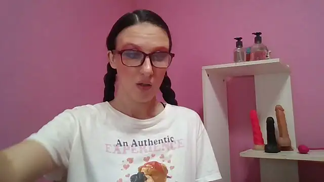 Snapshot of LolaBoobs chatting on 02.15.26 LolaBoobs online show from 02.15.26