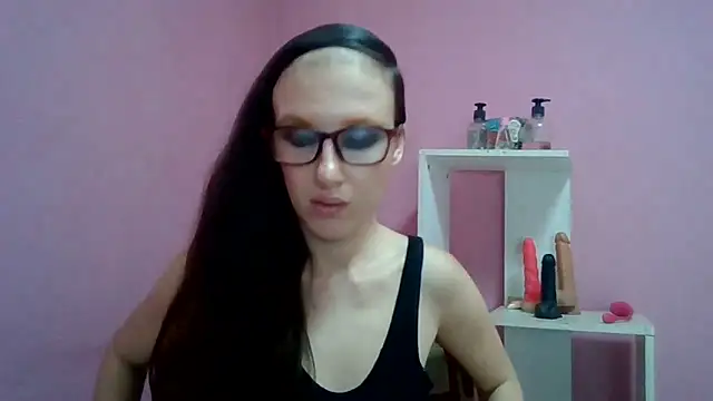 Snapshot of LolaBoobs chatting on 06.13.26 LolaBoobs online show from 06.13.26