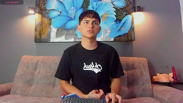 Snapshot of Lyam_ap chatting on 12.18.25 Lyam ap online show from 12.18.25