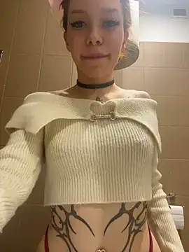 Snapshot of babydolll chatting on 12.15.24 babydolll online show from 12.15.24