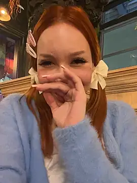 Snapshot of babydolll chatting on 12.19.24 babydolll online show from 12.19.24