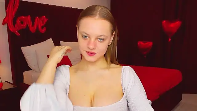 Snapshot of rora_skyline chatting on 02.15.25 rora skyline online show from 02.15.25