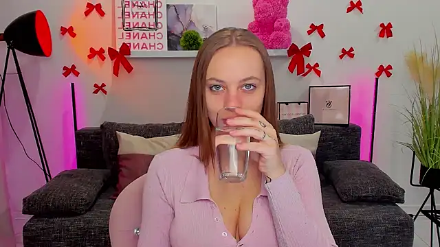 Snapshot of rora_skyline chatting on 02.16.25 rora skyline online show from 02.16.25