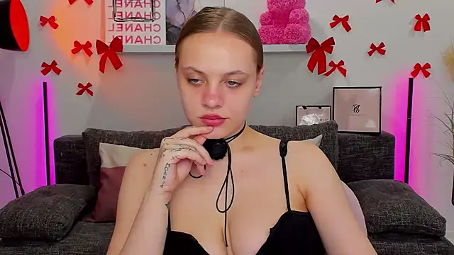 Snapshot of rora_skyline chatting on 02.23.25 rora skyline online show from 02.23.25