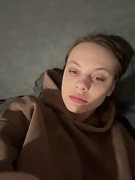 Snapshot of rora_skyline chatting on 03.08.25 rora skyline online show from 03.08.25