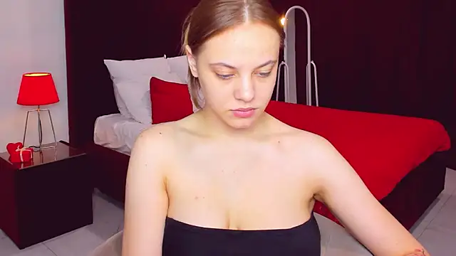 Snapshot of rora_skyline chatting on 10.15.25 rora skyline online show from 10.15.25