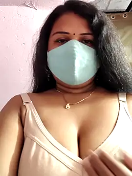 Snapshot of Dr_Chhaya chatting on 04.23.26 Dr Chhaya online show from 04.23.26