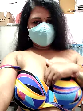 Snapshot of Dr_Chhaya chatting on 05.05.26 Dr Chhaya online show from 05.05.26