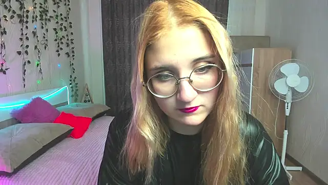Miss Elsa  online show from 12.10.24