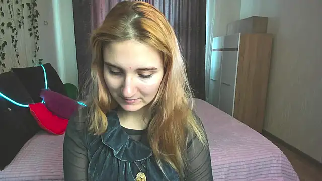 Miss Elsa  online show from 02.22.25