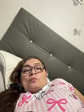 AntonellaAlondra4 online show from 04.22.26