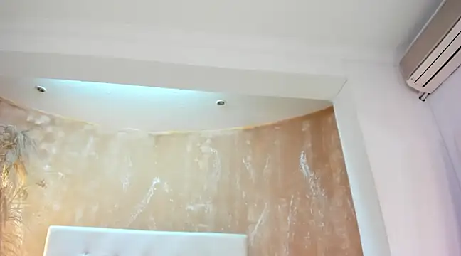 APRILL FOXX online show from 03.05.25