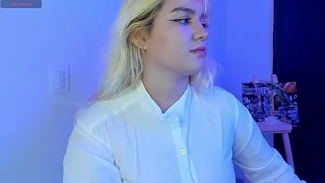 Snapshot of Pretty__zoe chatting on 02.10.25 Pretty zoe online show from 02.10.25